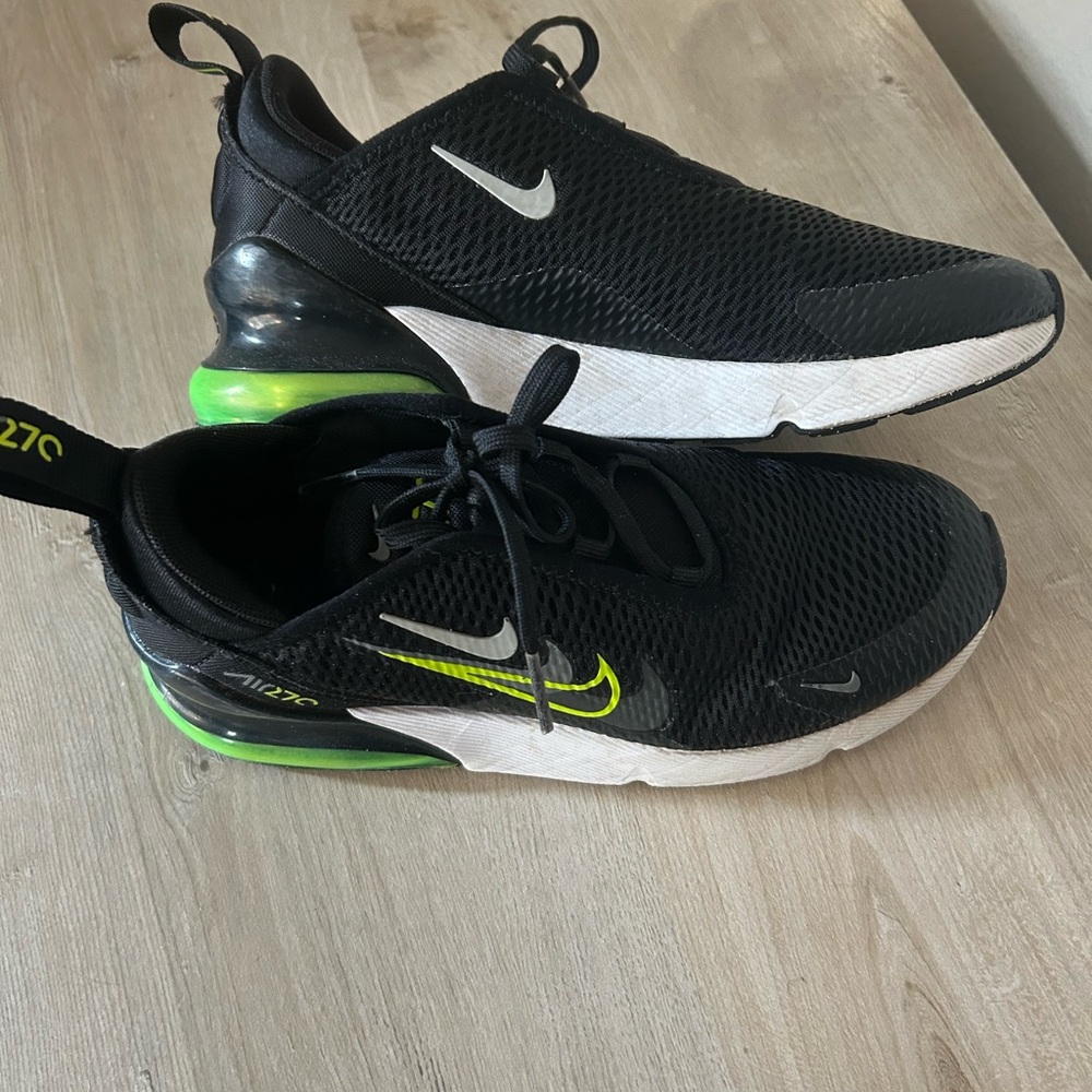 Nike Kids Black and Neon Green Sneakers